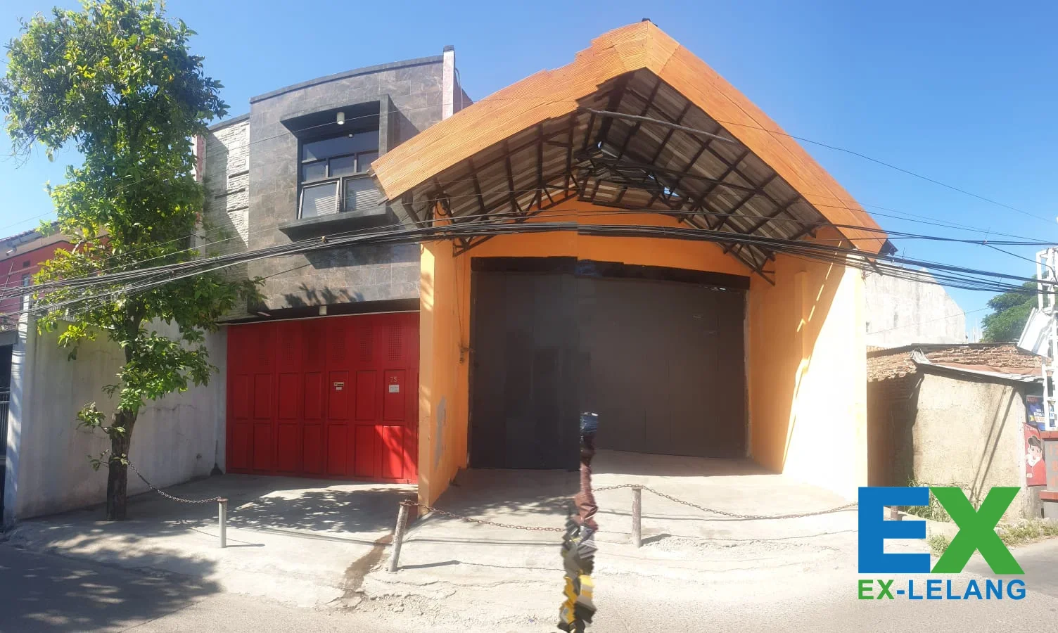 Ruko Untuk Wirausaha Di. Jl. Ciparay Luas luas 131 m² Kota Bandung