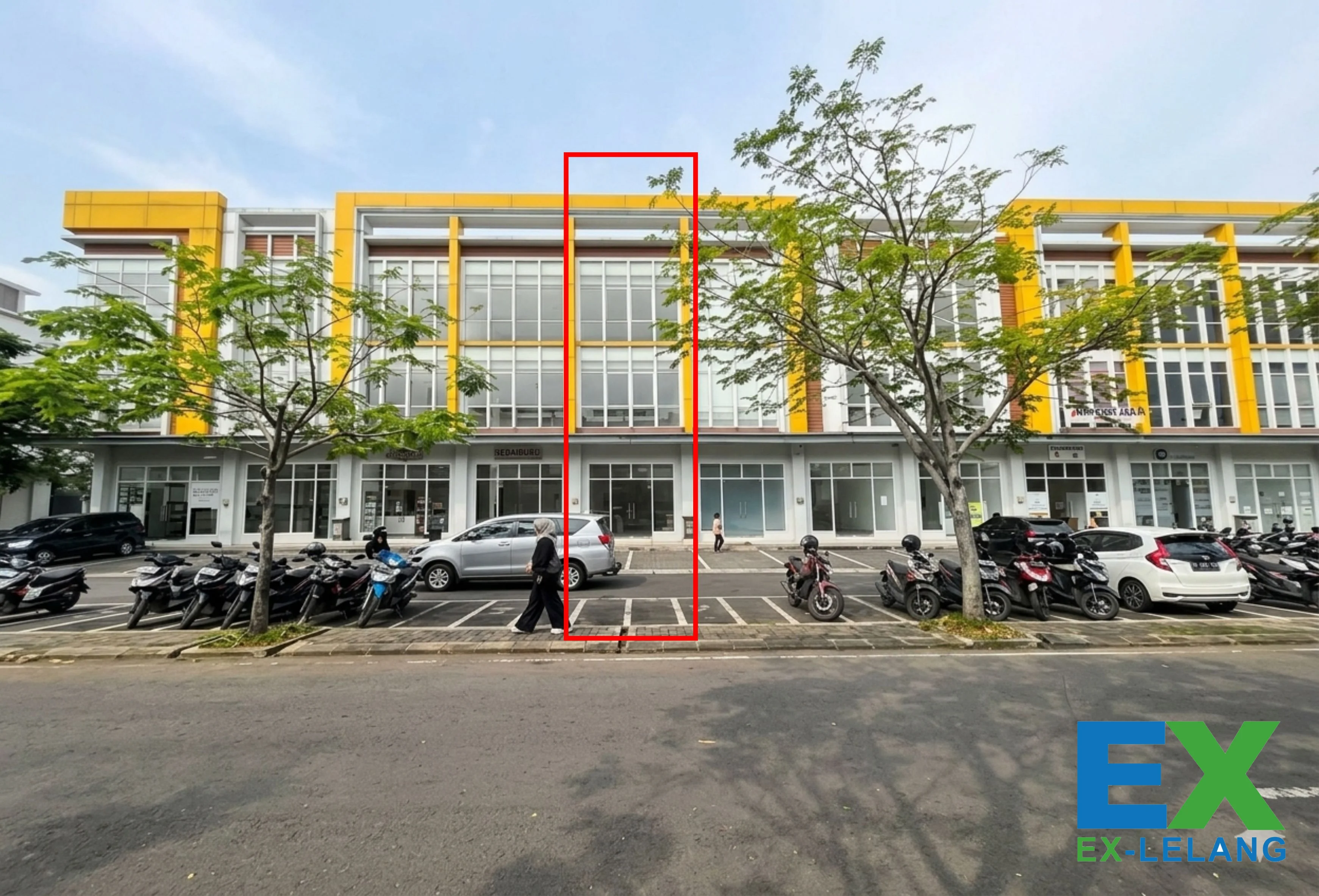 Ruko Strategis Di Komplek Summarecon, Jl. Boulevard Magna Dengan Luas 75 m²